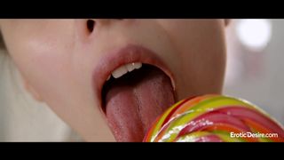 Mila Azul Hot harlot fingering vibrator