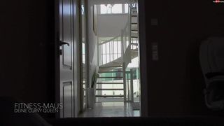 Fitness-Maus Beautiful maid masturbating cunt
