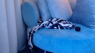 alexis Exquisite mare pulls vagina