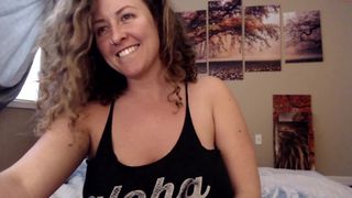 roxyrolla crazy babe shows beautiful breasts