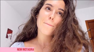 yourlittlepervert black-haired babe jerks off her cunt