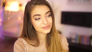 salenastorm spicy trash fucks herself with a dildo