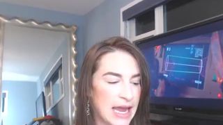 jalyn hot  masturbating pussy fingers