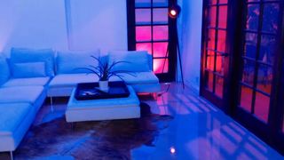 alexis full skin pulls the cap with a phallus