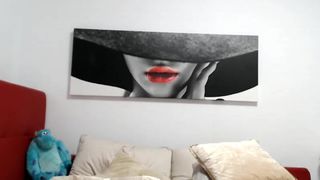 ohmymel crazy chick fondles her cunt by hand