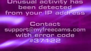 lilliecat put two fingers into her anus