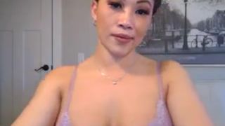 jade_lee beautiful lady gently masturbates pussy