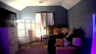 xo_morgan gorgeous beast jumping on a dildo