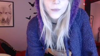 serafina naughty  girl  fingering vagina in the shower