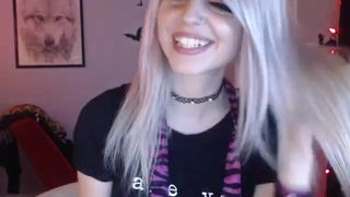 serafina Busty chick