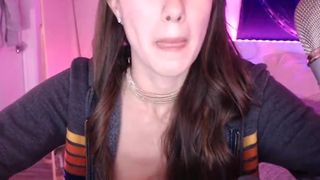 clara busty slut caresses shaved pussy