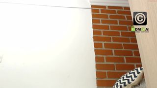 keily_lovers Busty young lady