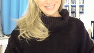 blowjobjosie big breasted female fingering pussy