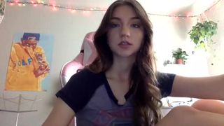 Maggiechare blonde fucks both holes