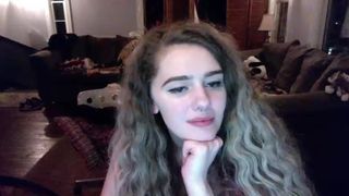 Brandi__Xx sponge courtesan in the office spoils himself with pleasures