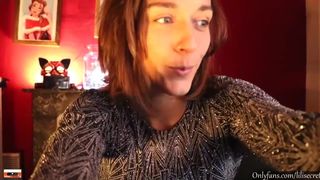 liaisonsdangereuses buxom harlot shows underwear