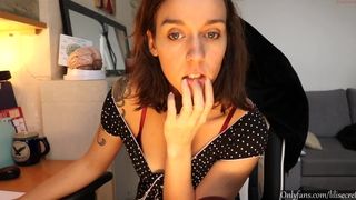 liaisonsdangereuses gorgeous lady caresses shaved vagina