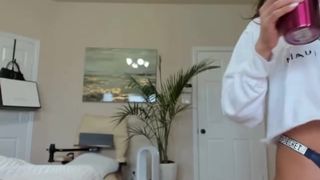 skylerlo Young slut fucking pussy phallus