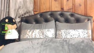 shawn_geni getting naked and jerking off