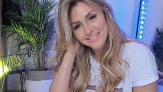 ella_silver Impressive wench pulls vaginal opening