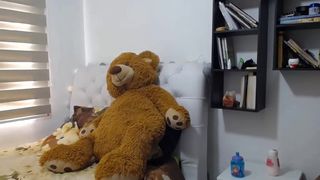 nikki_lanz impressive slut furiously masturbating vagina