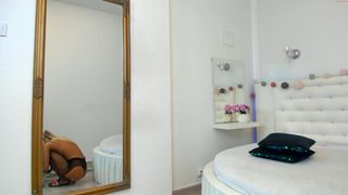 lusyanna adorable chick pulls the vagina with fingers