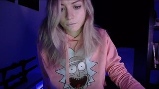 jollenne  cute babe strips and jerks off shaved holes