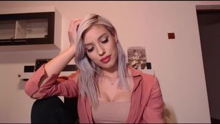 i_am_sarahxxx  skinny bitch jerking pussy with phallus