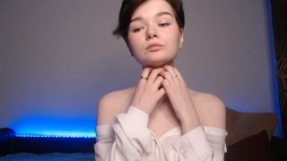 broken_but_cute Blonde chick