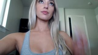 miss_bee crazy quit sucking penis