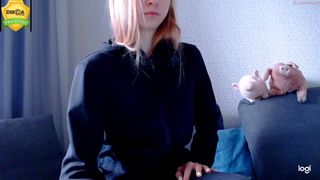 olivia_coy sexy doll squeezes shaved holes