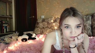 babyfromtheforest sultry slut fucks her pussy