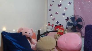 asian_mocha busty bitch jerks pussy with phallus