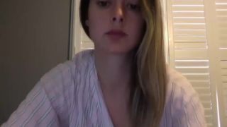 sweethello44 busty harlot fingering pussy