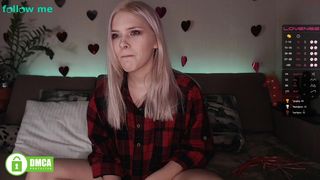 sweet_sexy_emi crazy lady jerks off and cums