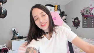 sherryshen spectacular devil smartly jerks off her dildo