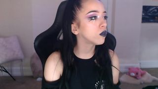 psilocybinskye sexy housewife gets fucked in the kitchen