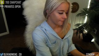 oliviaowens slim bitch jerks off with sex toys