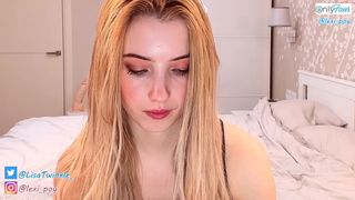 lisatwinkle charming finger jerking off