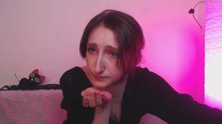 helll_kitty whore chick sucks penis gentleman