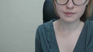 hartfoxx shy slut with a nice ass fucks pussy