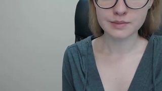 hartfoxx shy slut with a nice ass fucks pussy