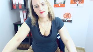 funnylovinggirl red-haired trash pretty jerks off pussy