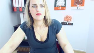 funnylovinggirl red-haired trash pretty jerks off pussy