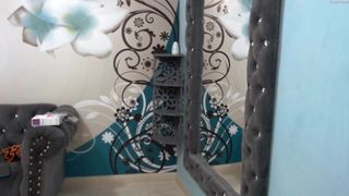 delicios_brunette handjob in front of the camera