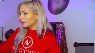 debralee big boobed bitch licks dildo