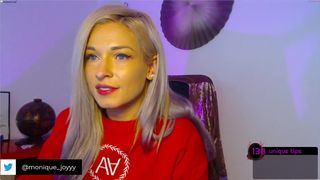 debralee big boobed bitch licks dildo