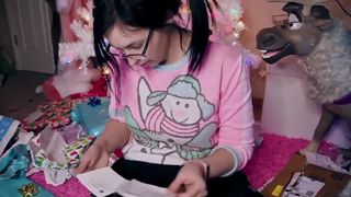 dawnwillow blonde slut caresses sex lips