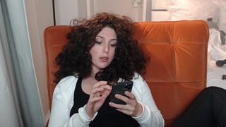 cleopatra_sinns cute confused lustfully communicates in fries