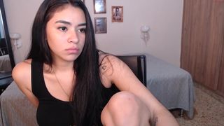 charlote tasty  cam girl  fucks her ass furiously